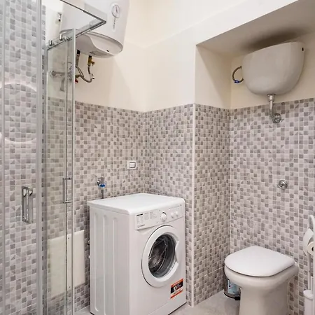 Apartment Le Voci Del Centro By Domusextra Naples